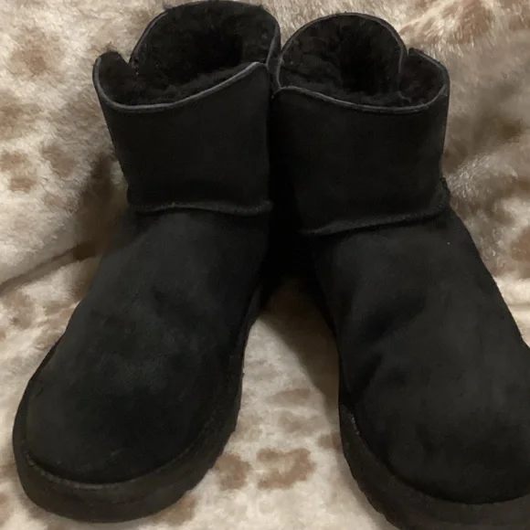 UGG Classic Mini Turnlock Bling Swarovski Crystal Black Boot, Size 8 - Picture 3 of 16